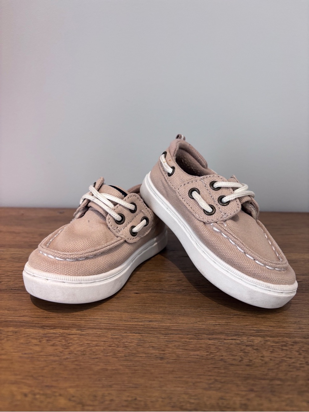 Sperry Kids Boat Shoes in Light Taupe with White Sole